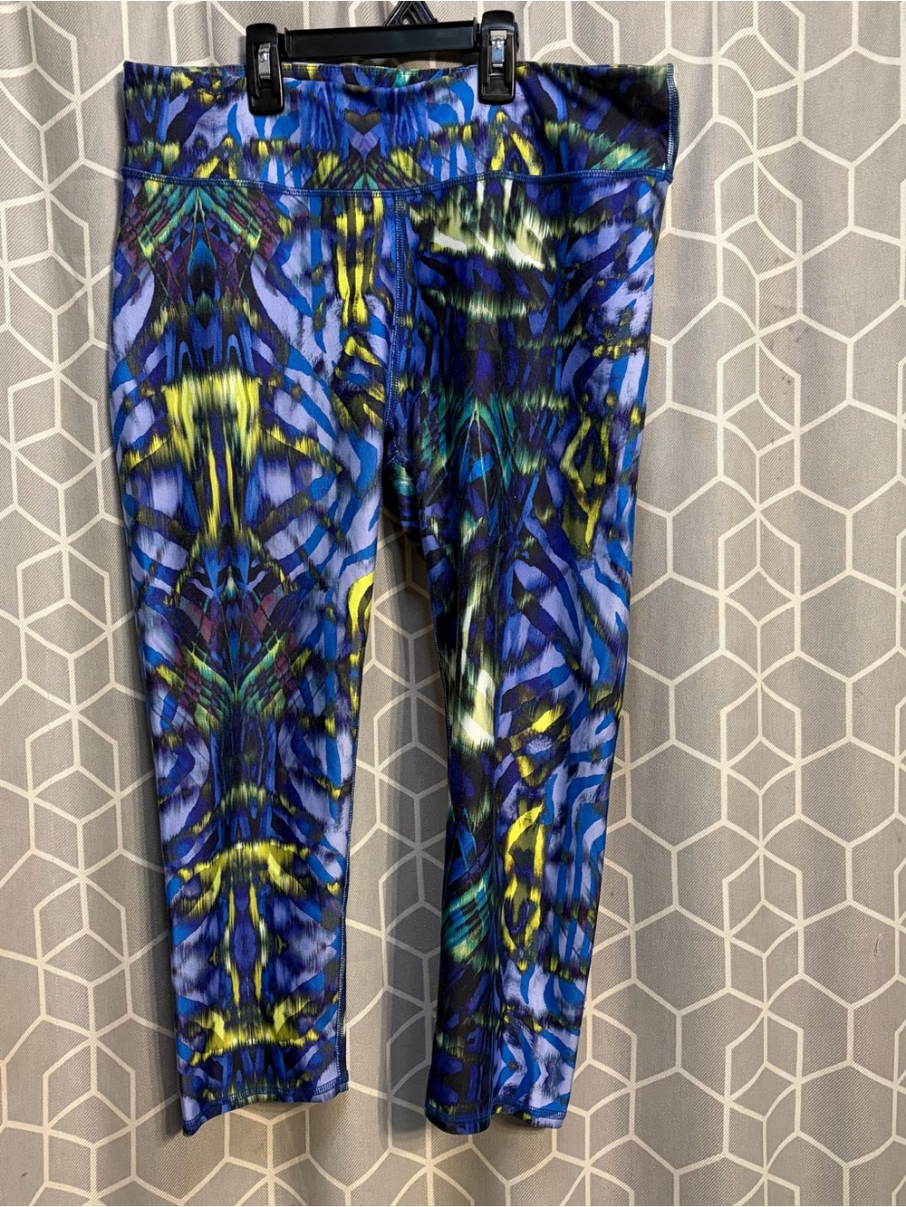 Fabletics Blue, Yellow & Green Kaleidoscope Girls' Active Leggings